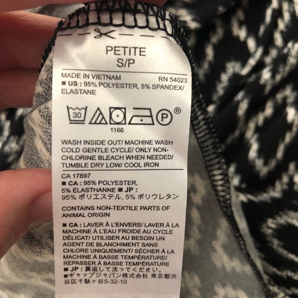 Banana Republic S Petit black and white jumpsuit. Short sleeve with pockets! - Picture 5 of 9